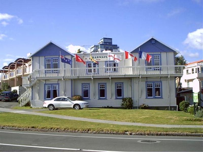 Barnacles Seaside Inn Paraparaumu Bagian luar foto